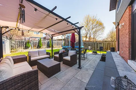 729 Coulson Avenue Milton ON L9T 4J3