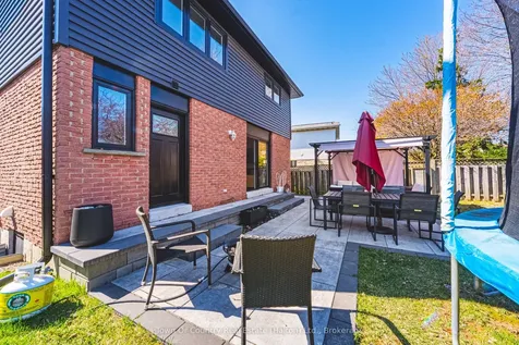729 Coulson Avenue Milton ON L9T 4J3