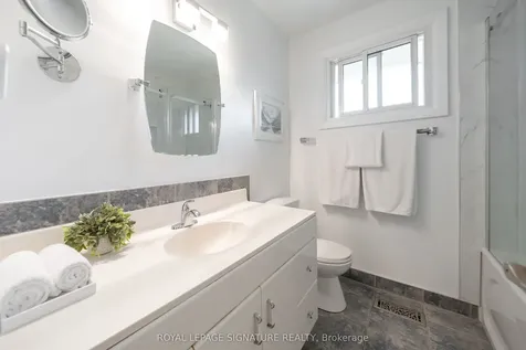 2002 Ingledale Road Mississauga ON L5J 2H2