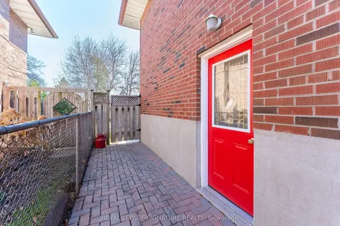 2002 Ingledale Road Mississauga ON L5J 2H2
