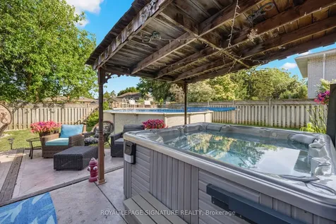 2002 Ingledale Road Mississauga ON L5J 2H2