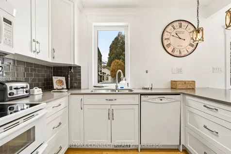 60 Woodbury Road Toronto ON M8W 1X7