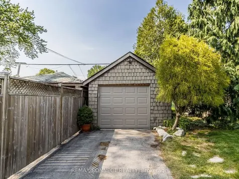 60 Woodbury Road Toronto ON M8W 1X7
