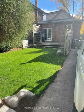 60 Woodbury Road Toronto ON M8W 1X7