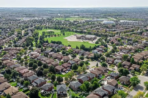 10 Phelps Drive Brampton ON L6X 3V5