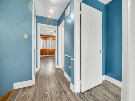 24 Melissa Court Brampton ON L6X 4X1