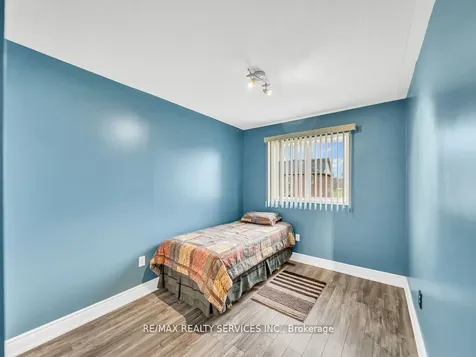 24 Melissa Court Brampton ON L6X 4X1