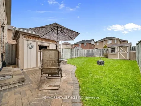 24 Melissa Court Brampton ON L6X 4X1