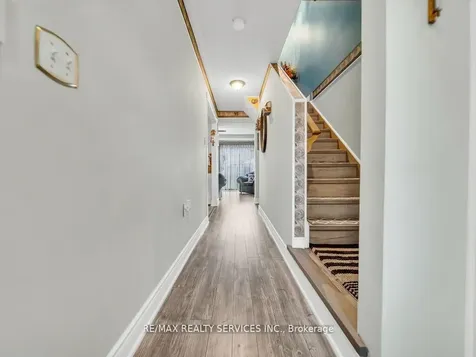 24 Melissa Court Brampton ON L6X 4X1