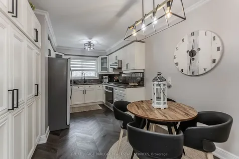 1109 Dowland Crescent Burlington ON L7T 4C7