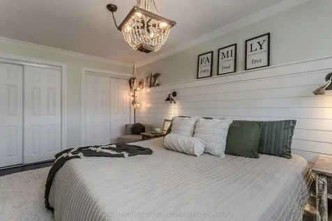 1109 Dowland Crescent Burlington ON L7T 4C7