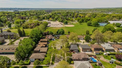 1109 Dowland Crescent Burlington ON L7T 4C7