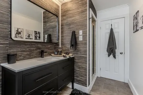 1109 Dowland Crescent Burlington ON L7T 4C7