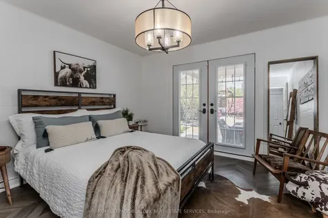 1109 Dowland Crescent Burlington ON L7T 4C7