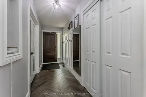 1109 Dowland Crescent Burlington ON L7T 4C7