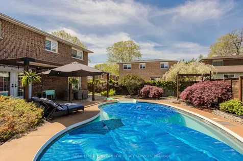 1109 Dowland Crescent Burlington ON L7T 4C7