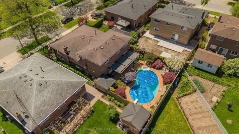 1109 Dowland Crescent Burlington ON L7T 4C7