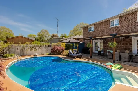 1109 Dowland Crescent Burlington ON L7T 4C7