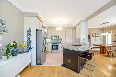 3113 Owls Foot Drive Mississauga ON L5M 6T8