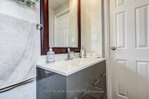 34 Kingham Road Halton Hills ON L7J 1S4