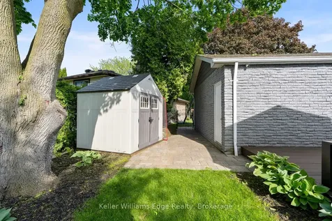 2213 Sunnyvale Drive Oakville ON L6L 1W6