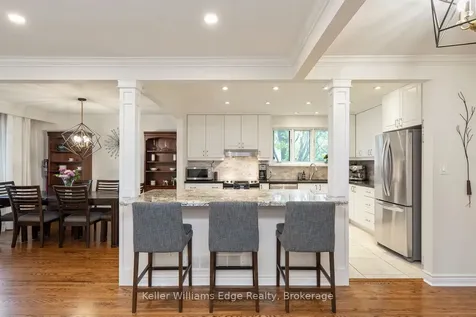 2213 Sunnyvale Drive Oakville ON L6L 1W6