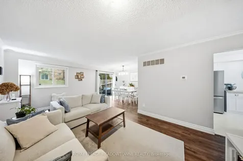 8 Lynden Circle Halton Hills ON L7G 4Y8
