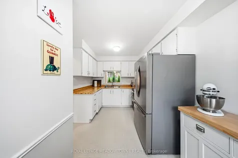 8 Lynden Circle Halton Hills ON L7G 4Y8