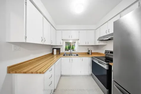 8 Lynden Circle Halton Hills ON L7G 4Y8