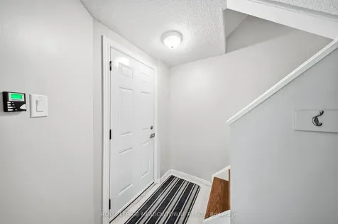 8 Lynden Circle Halton Hills ON L7G 4Y8