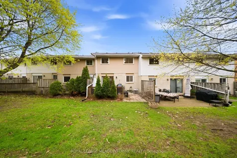 8 Lynden Circle Halton Hills ON L7G 4Y8