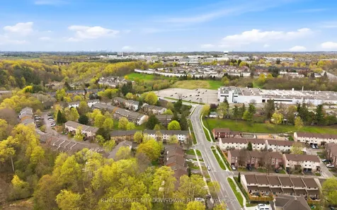 8 Lynden Circle Halton Hills ON L7G 4Y8