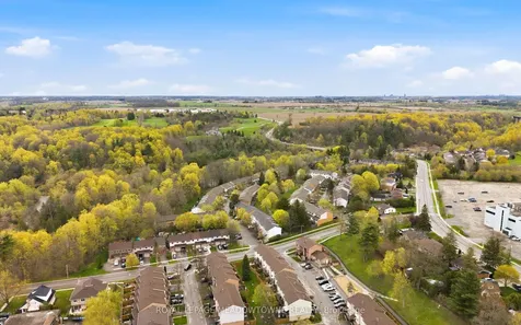 8 Lynden Circle Halton Hills ON L7G 4Y8