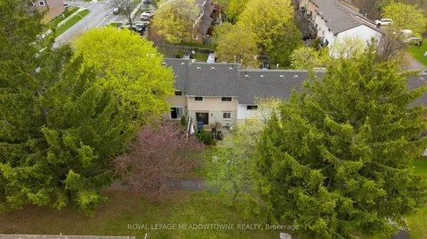 8 Lynden Circle Halton Hills ON L7G 4Y8