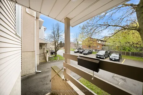 8 Lynden Circle Halton Hills ON L7G 4Y8