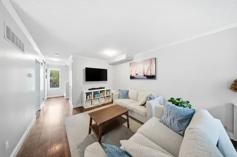 8 Lynden Circle Halton Hills ON L7G 4Y8