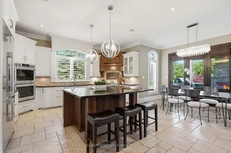 2319 Kilbride Street Burlington ON L7P 0H7