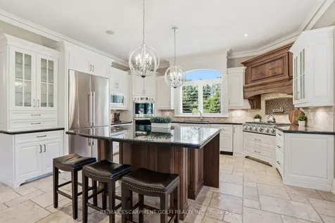 2319 Kilbride Street Burlington ON L7P 0H7