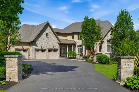 2319 Kilbride Street Burlington ON L7P 0H7