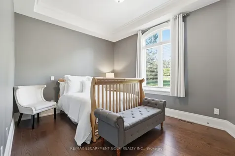 2319 Kilbride Street Burlington ON L7P 0H7