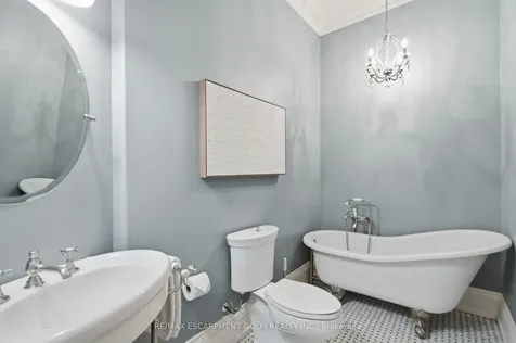 2319 Kilbride Street Burlington ON L7P 0H7