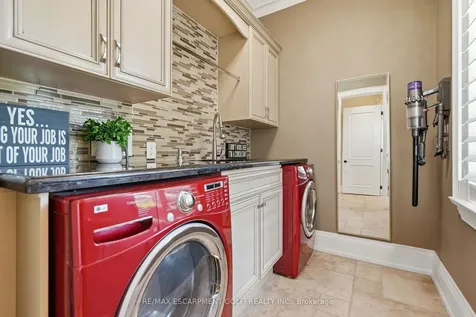 2319 Kilbride Street Burlington ON L7P 0H7