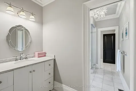 2319 Kilbride Street Burlington ON L7P 0H7