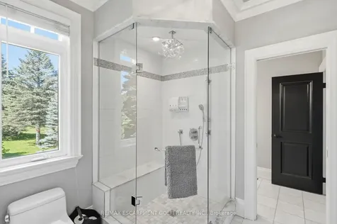 2319 Kilbride Street Burlington ON L7P 0H7