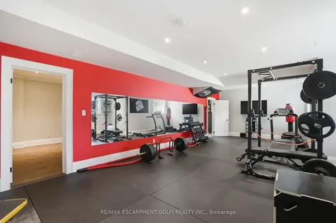2319 Kilbride Street Burlington ON L7P 0H7