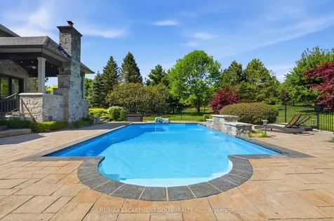 2319 Kilbride Street Burlington ON L7P 0H7