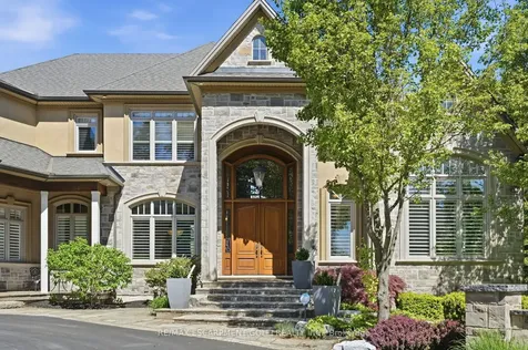 2319 Kilbride Street Burlington ON L7P 0H7
