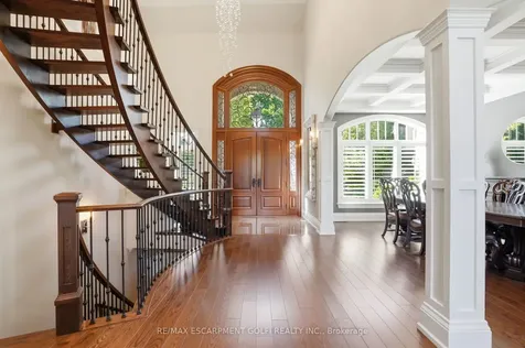 2319 Kilbride Street Burlington ON L7P 0H7