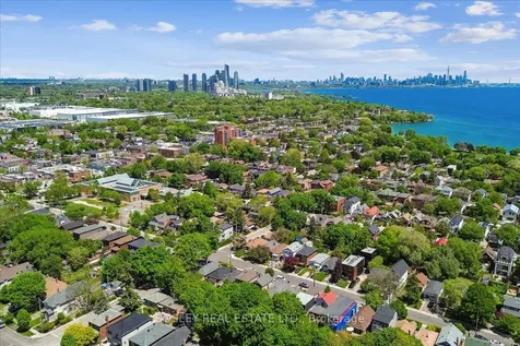 92 Seventh Street Toronto ON M8V 3B4