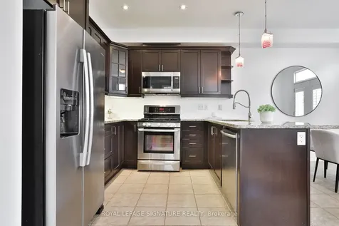 641 Murray Meadows Place Milton ON L9T 8L7